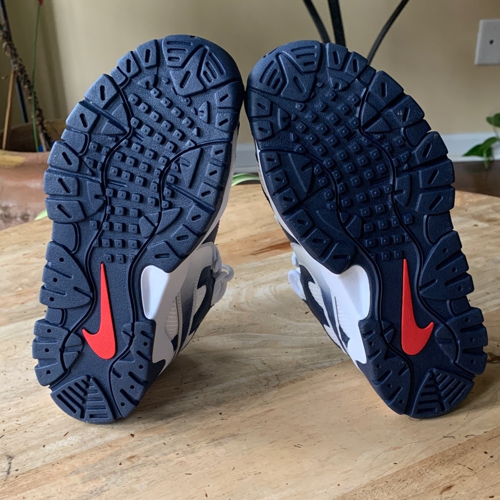 NIKE Air Barrage Low ‘USA’ Sneakers - Youth size 5 - Picture 13 of 13
